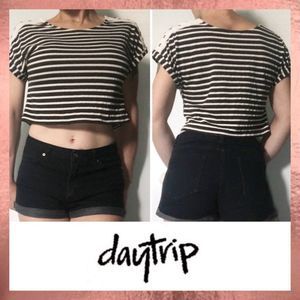 Daytrip Buckle Striped Studded Crop Top Medium M